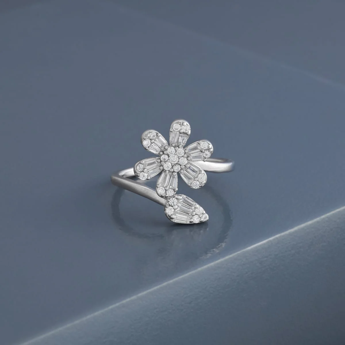 92.5 Silver Finger Ring 194854 - Image 6