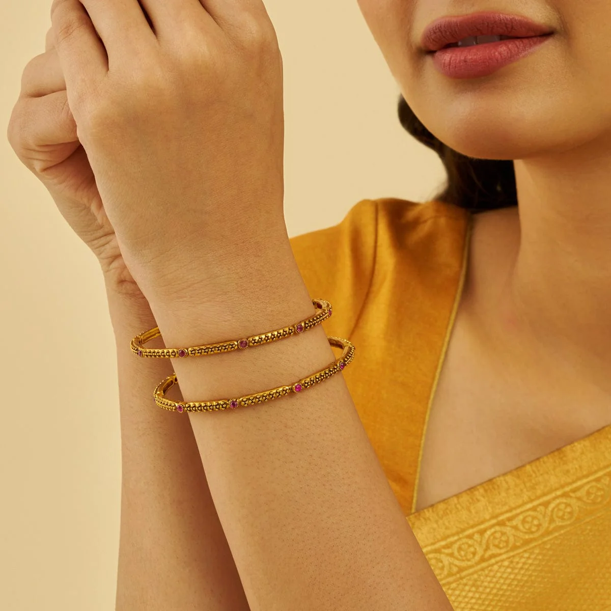Antique Bangle 170788 - Image 2
