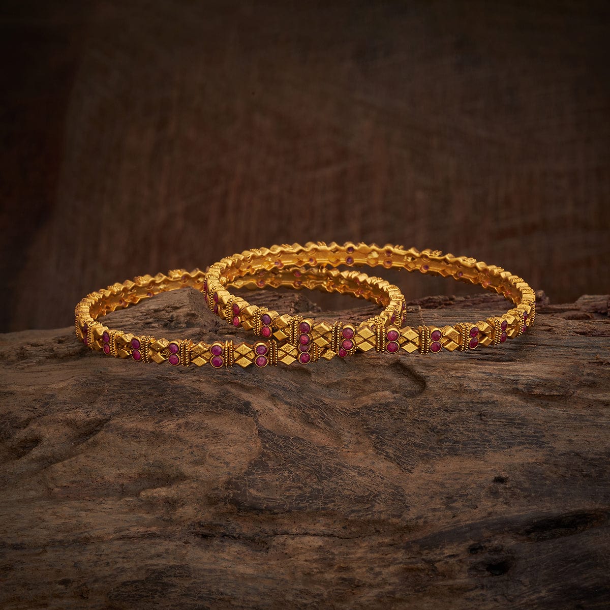 Antique Bangle 170789 - Image 4