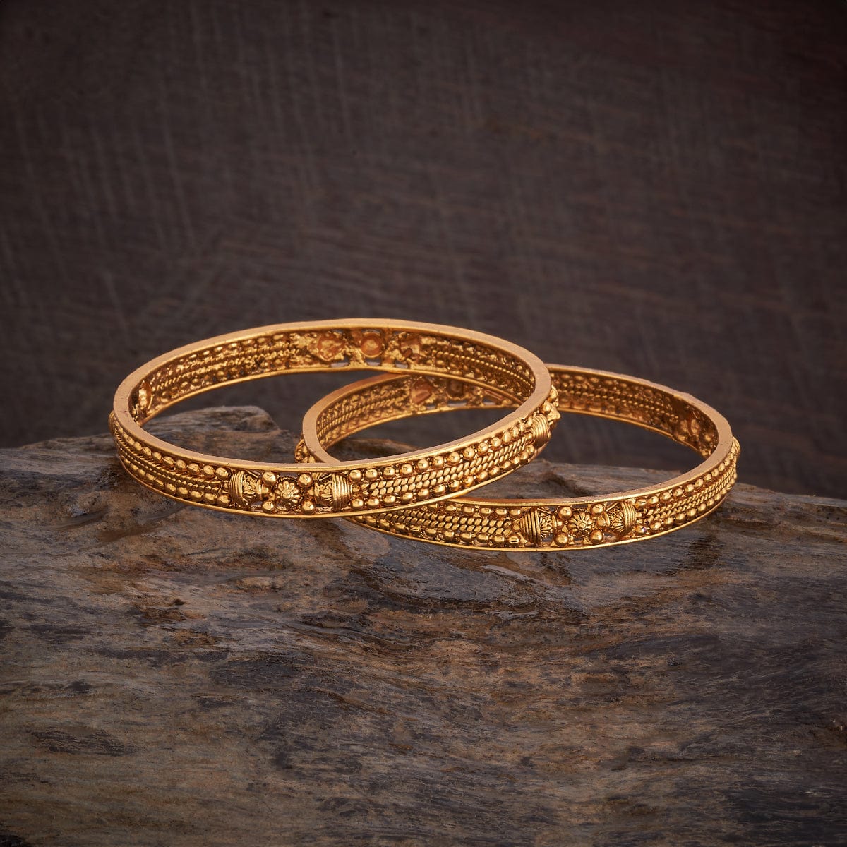Antique Bangle 177903 - Image 4