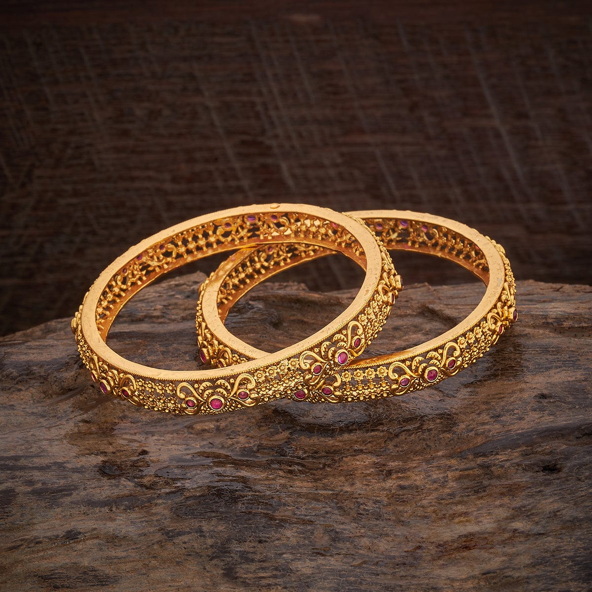 Antique Bangle 180552 - Image 3