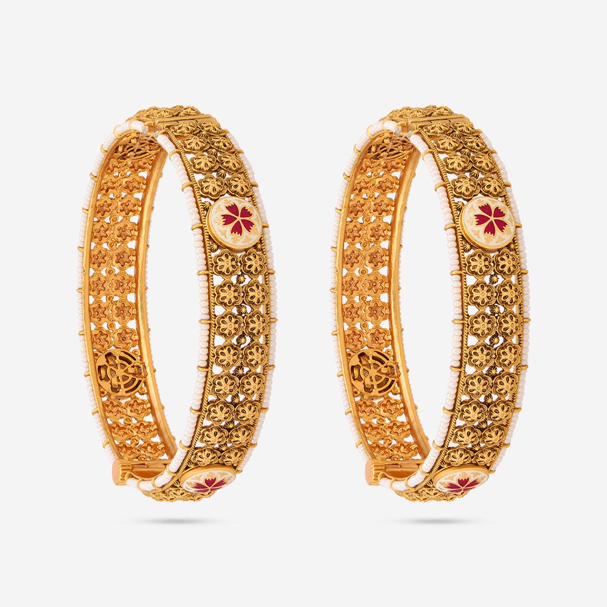 Antique Bangle 182176 - Image 4