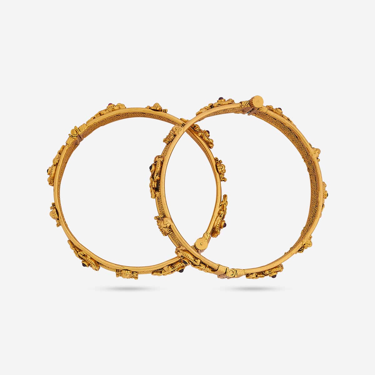 Antique Bangle 185375 - Image 4