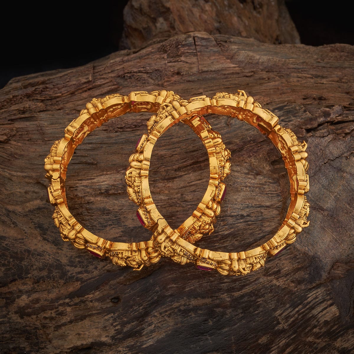 Antique Bangle 185525 - Image 3