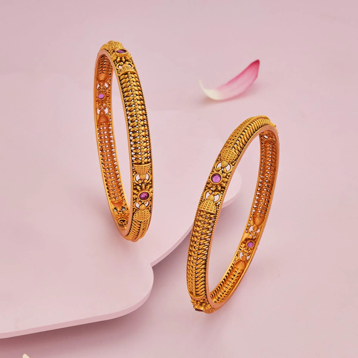 Antique Bangle 186713 - Image 2