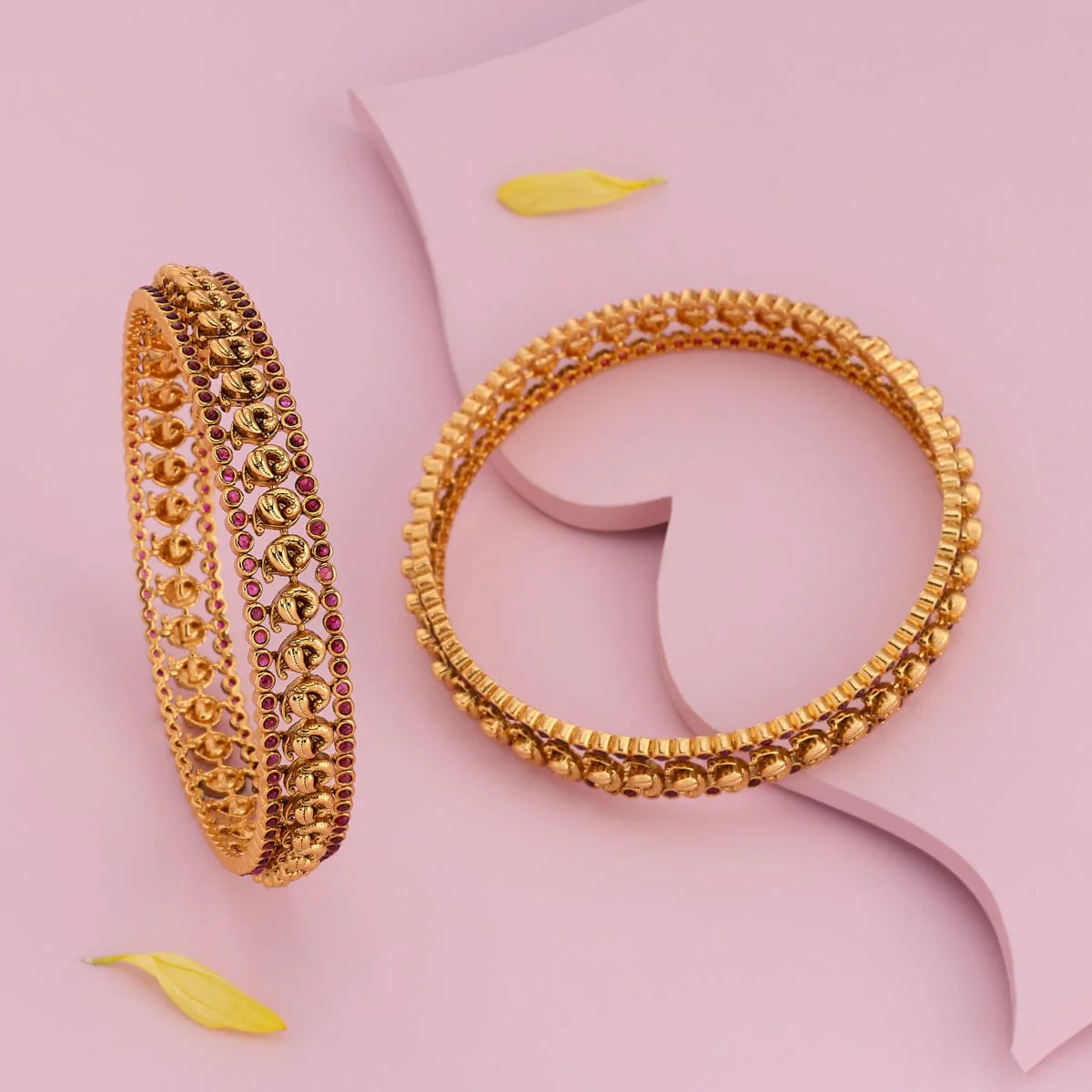 Antique Bangle 186923 - Image 2