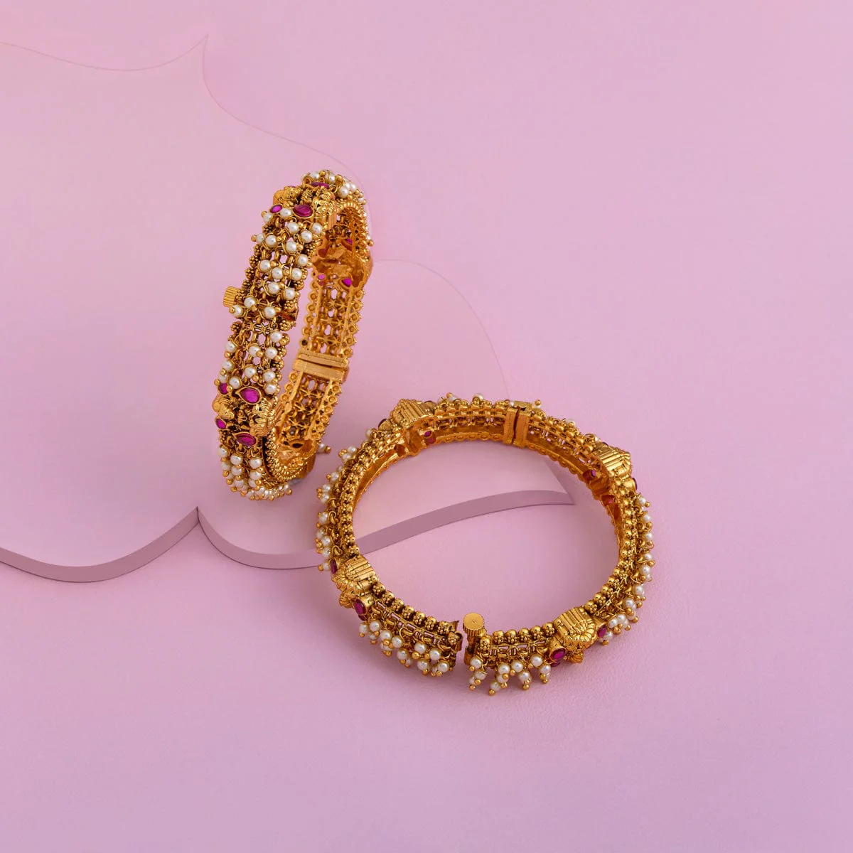 Antique Bangle 187080 - Image 2