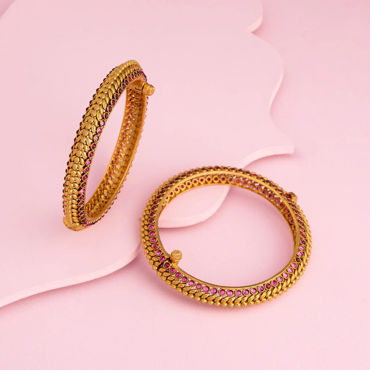 Antique Bangle 188701 - Image 2