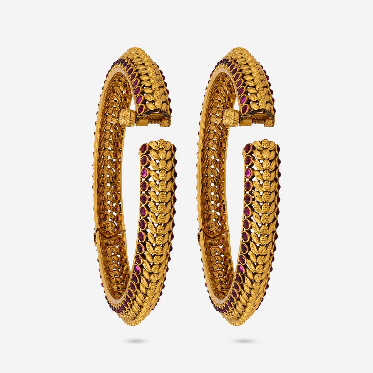 Antique Bangle 188701 - Image 3