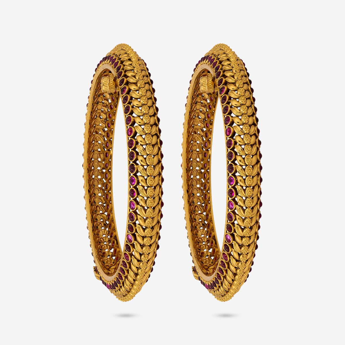 Antique Bangle 188701 - Image 5