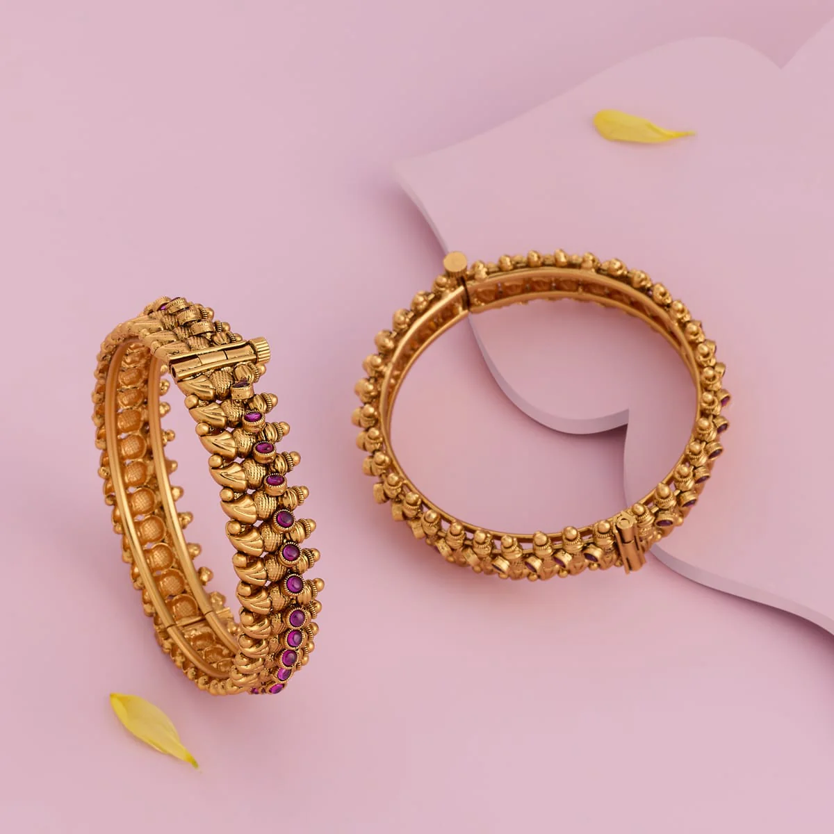 Antique Bangle 188968 - Image 2