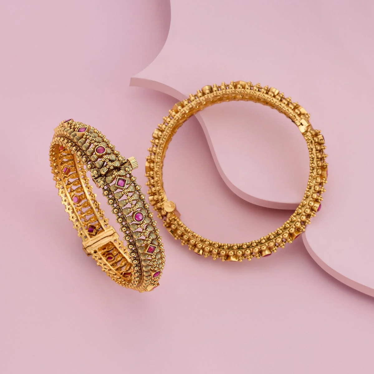 Antique Bangle 189059 - Image 2