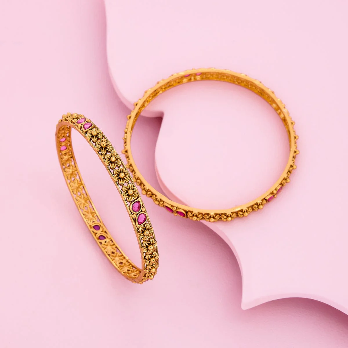 Antique Bangle 189062 - Image 2