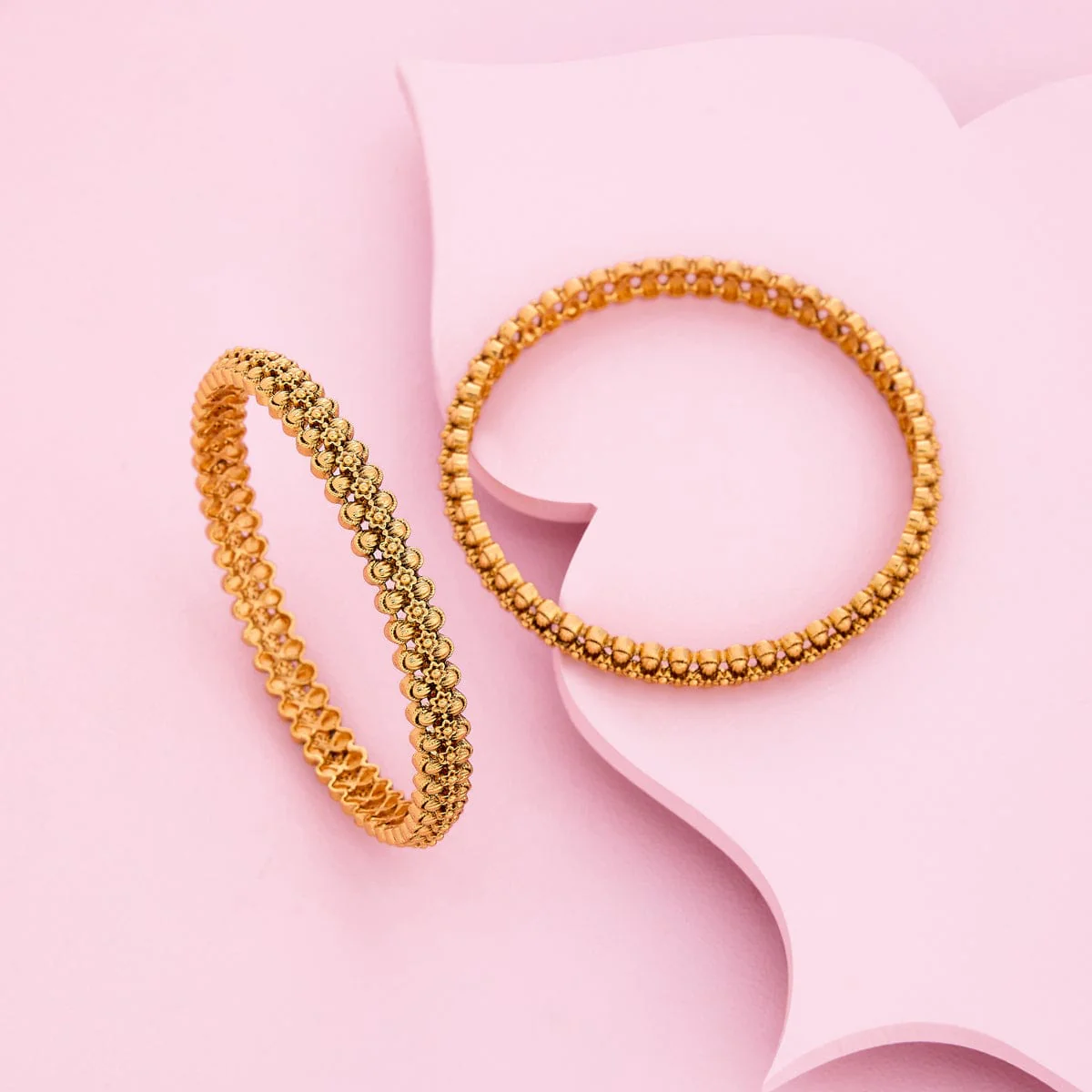 Antique Bangle 190284 - Image 2