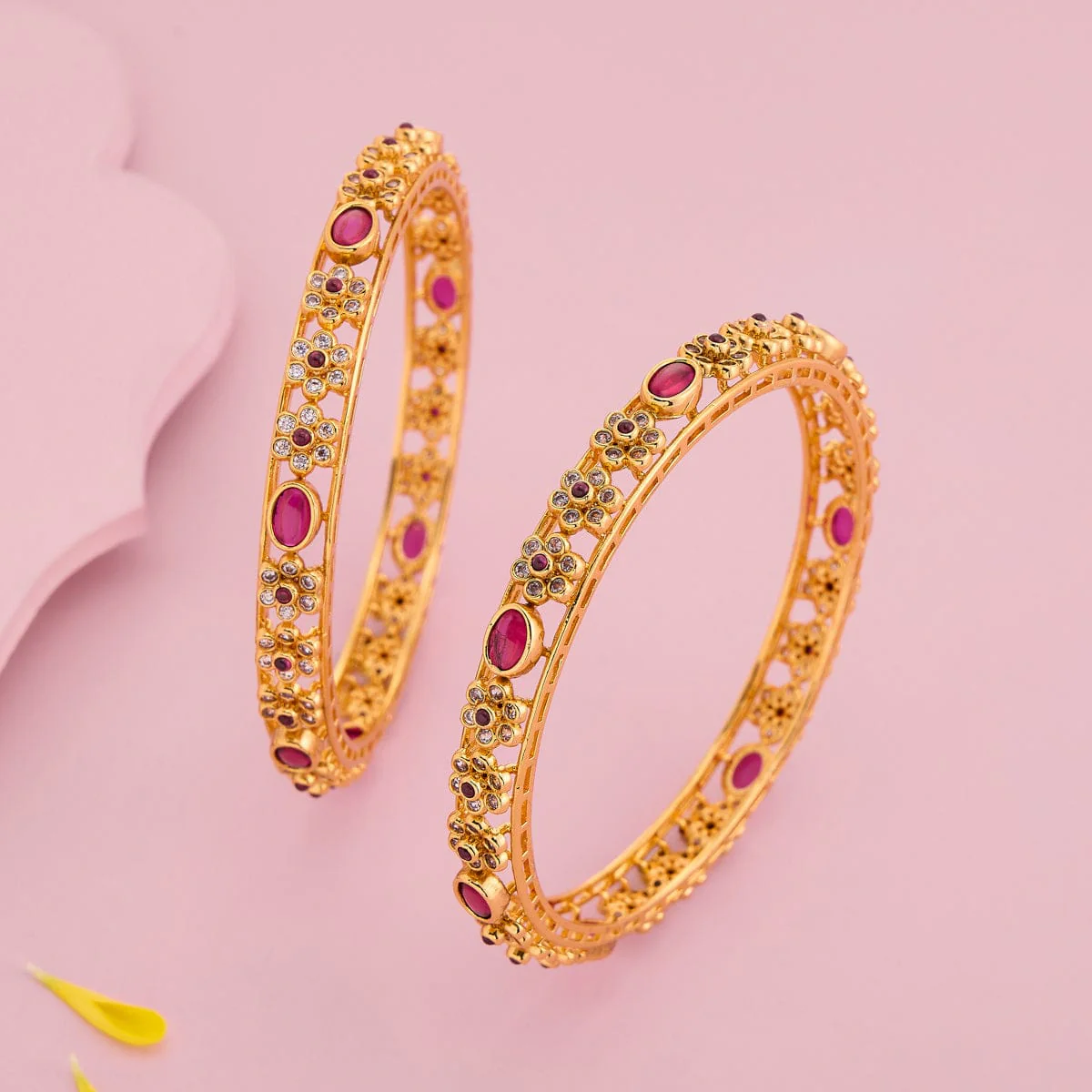 Antique Bangle 190287 - Image 2