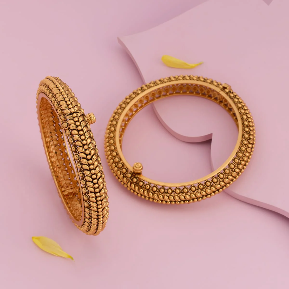 Antique Bangle 190850 - Image 2