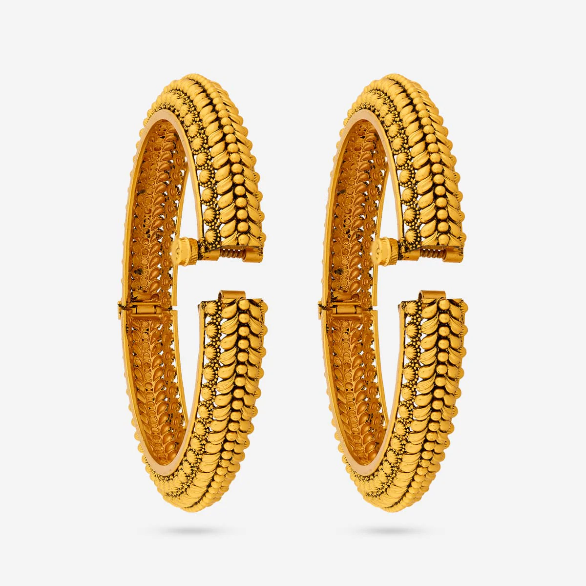 Antique Bangle 190850 - Image 4