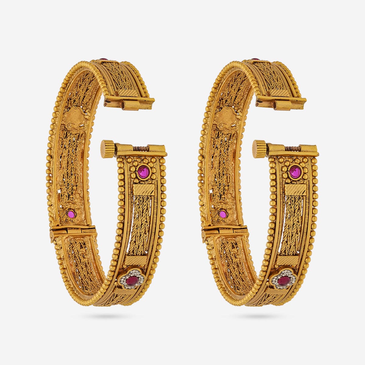 Antique Bangle 193661 - Image 3