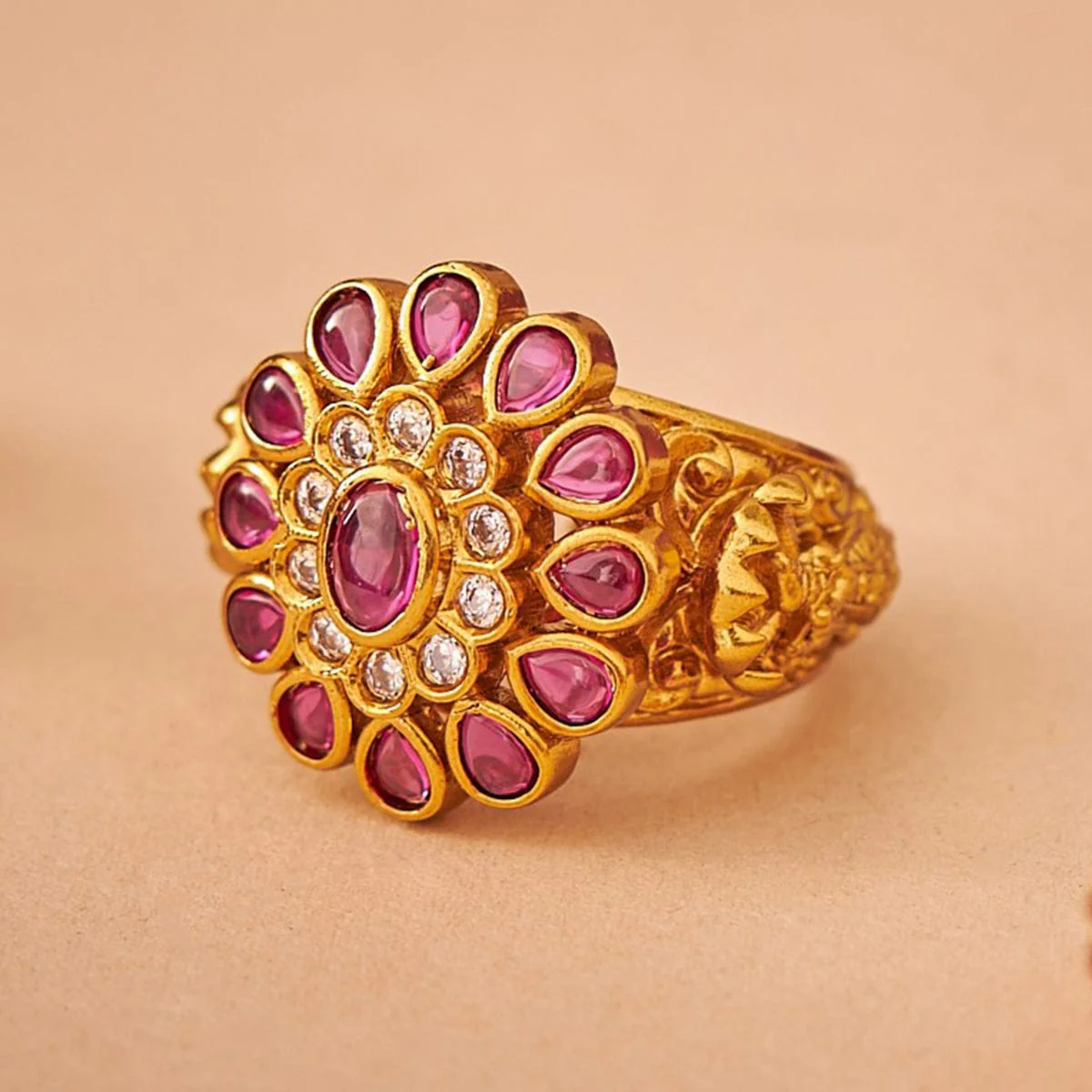Antique Finger Ring 152586 - Image 2
