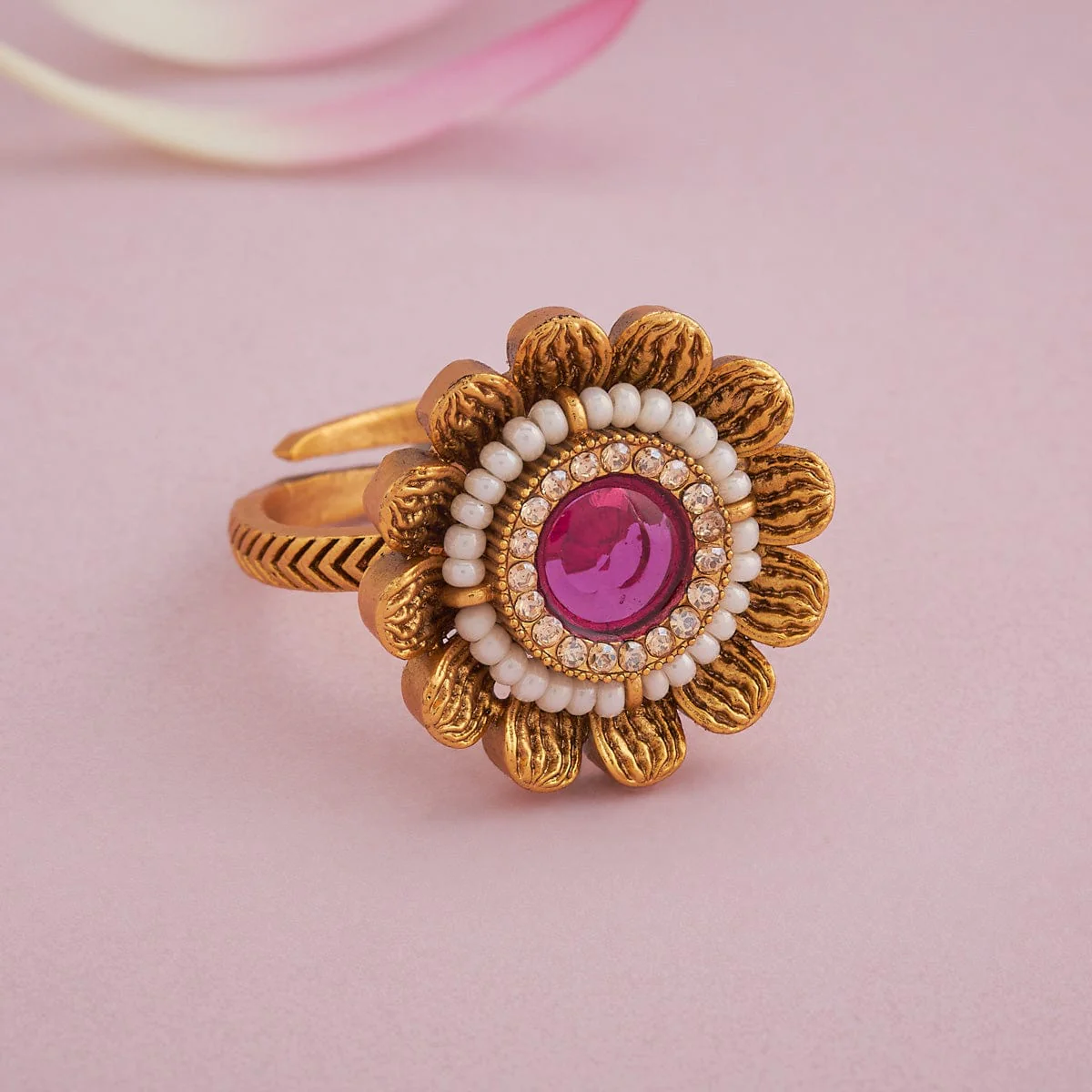 Antique Finger Ring 184951 - Image 2