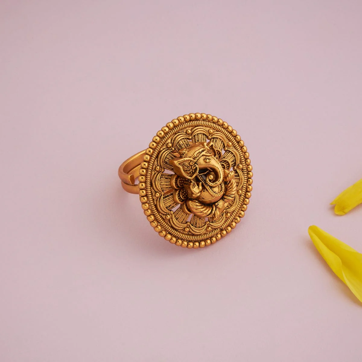 Antique Finger Ring 188134 - Image 2