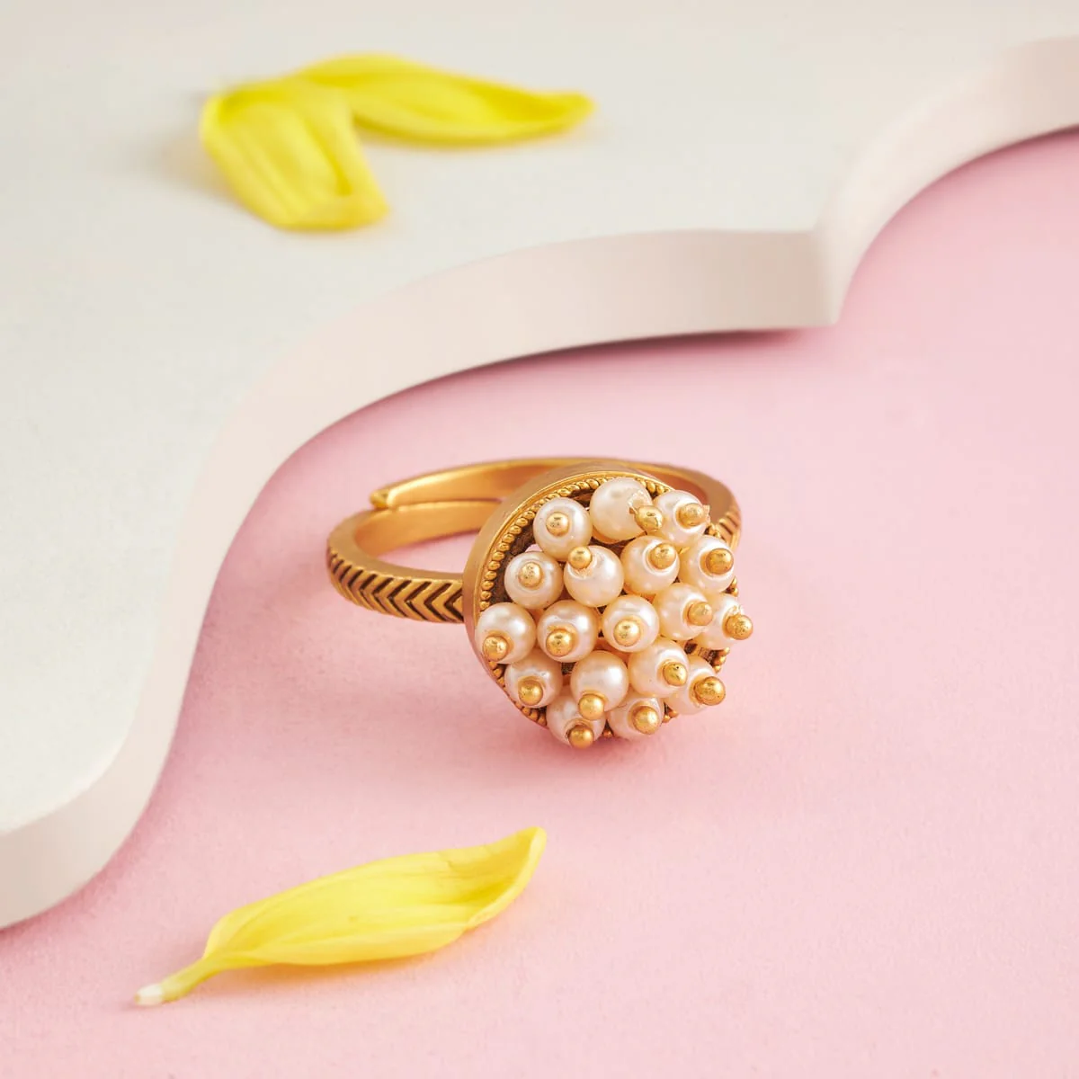 Antique Finger Ring 199276 - Image 2