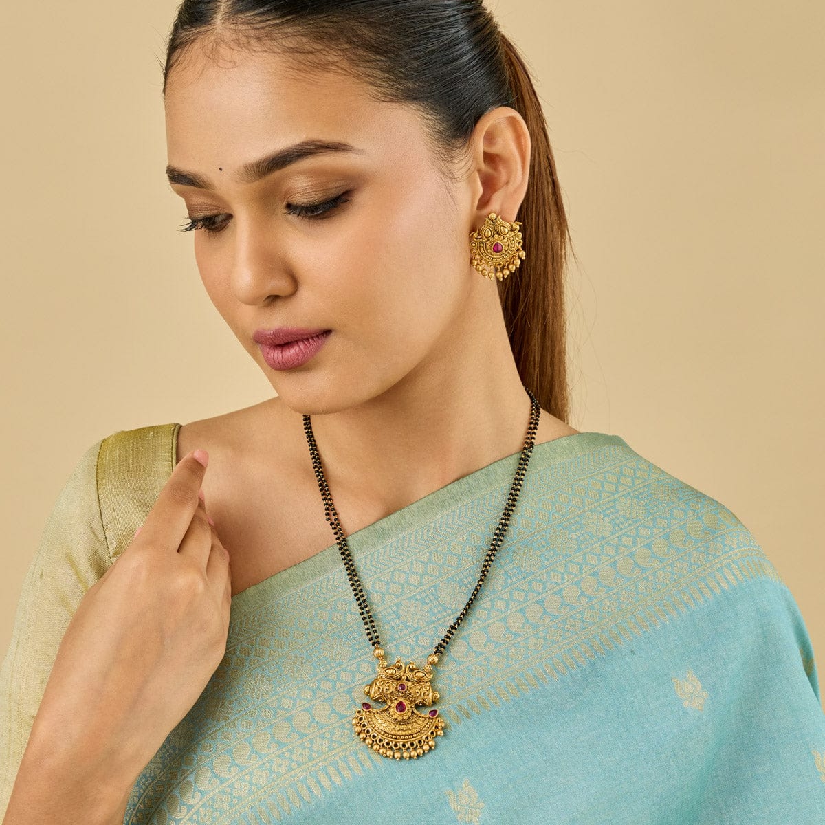 Antique Mangalsutra 139970 - Image 3