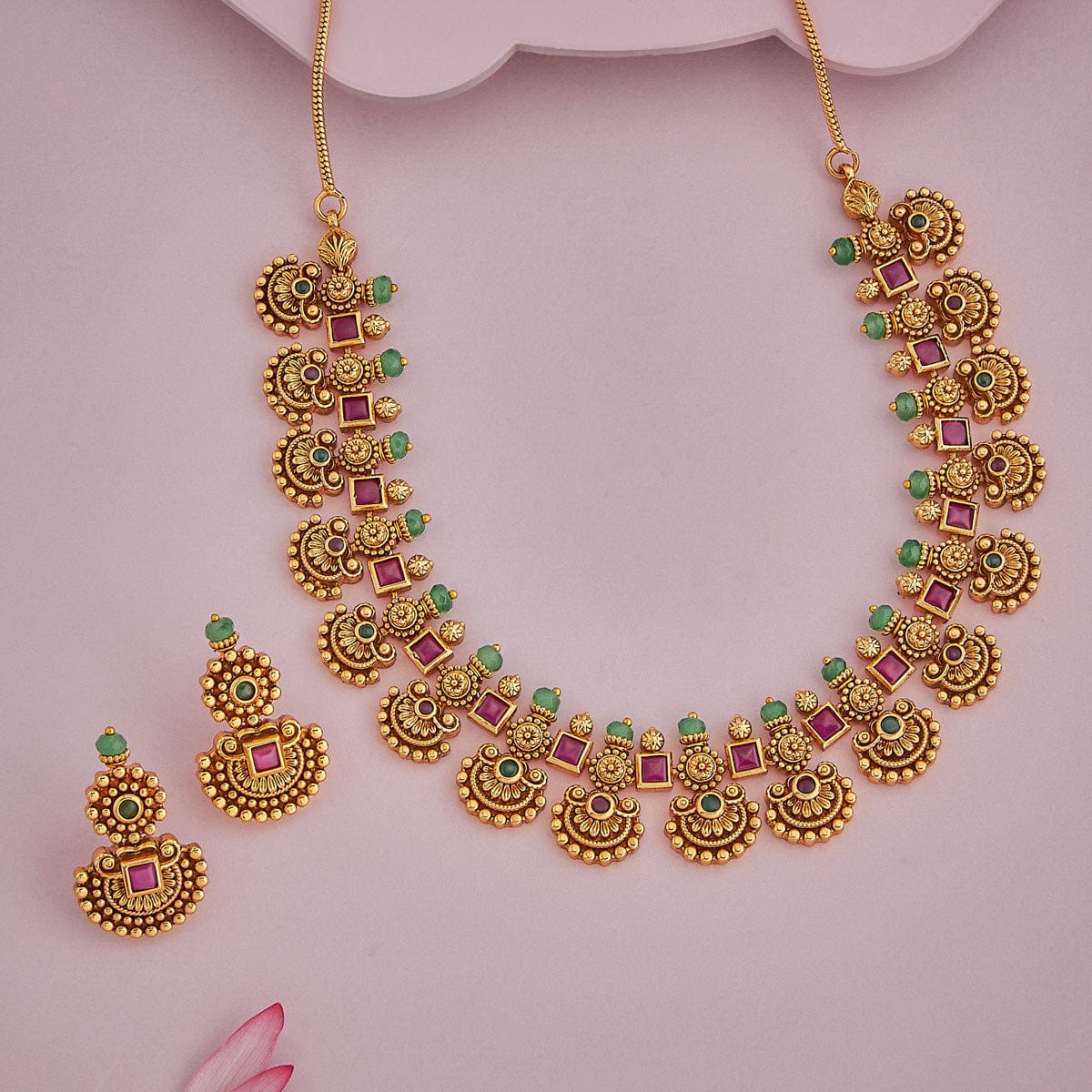Antique Necklace 186941 - Image 2