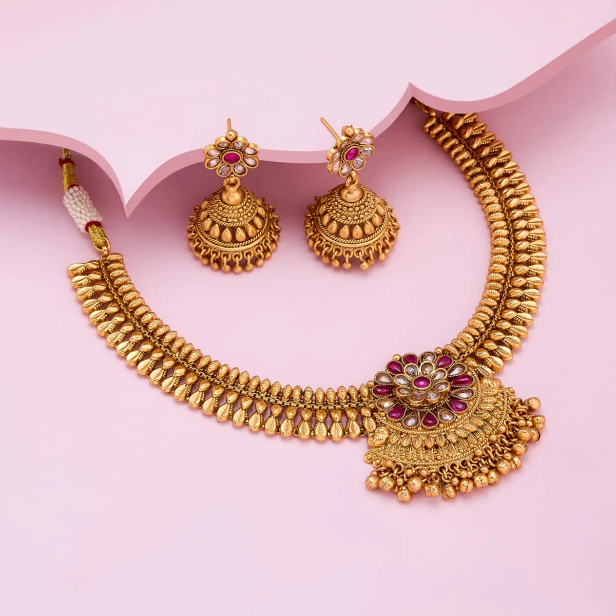 Antique Necklace 188142 - Image 2