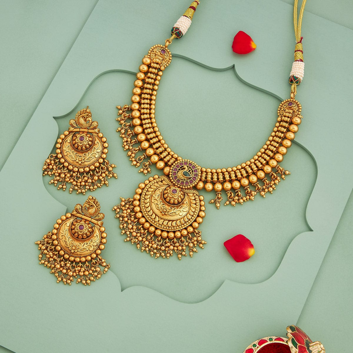 Antique Necklace 188682 - Image 2