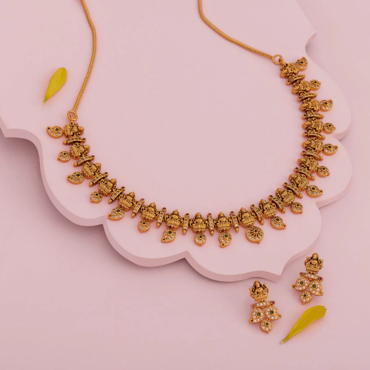 Antique Necklace 188833 - Image 2