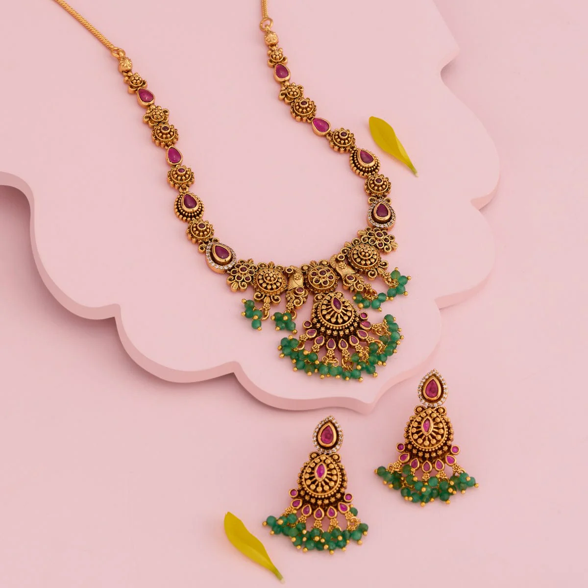 Antique Necklace 188916 - Image 2