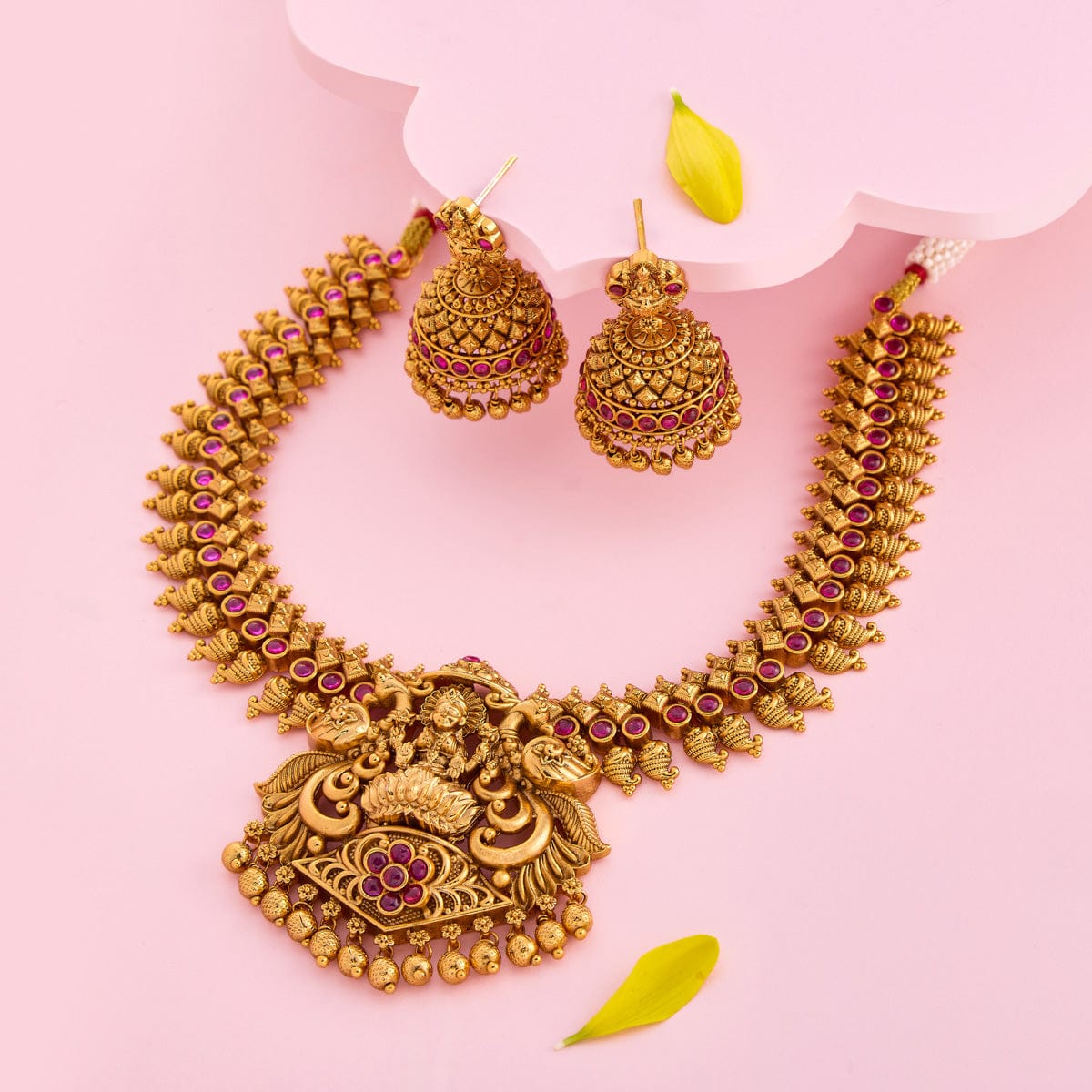Antique Necklace 189081 - Image 2