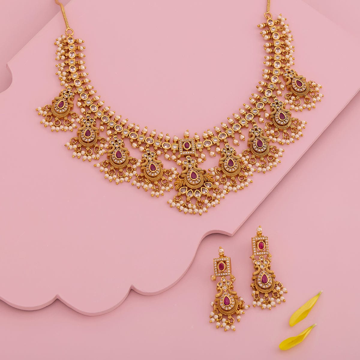 Antique Necklace 190325 - Image 2