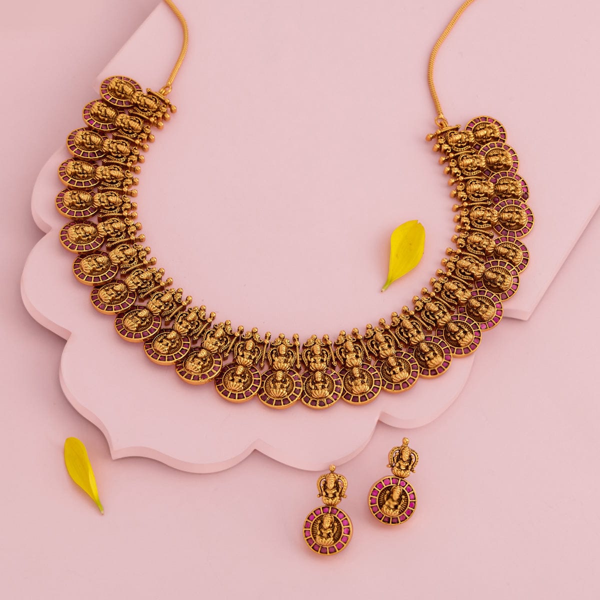 Antique Necklace 190337 - Image 2