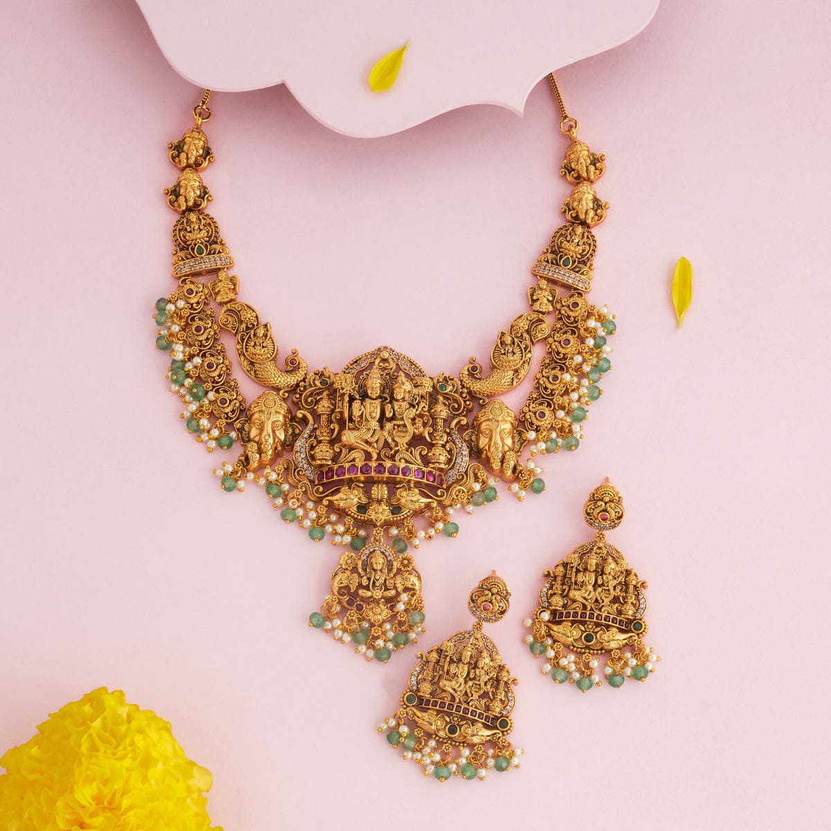 Antique Necklace 190934 - Image 2