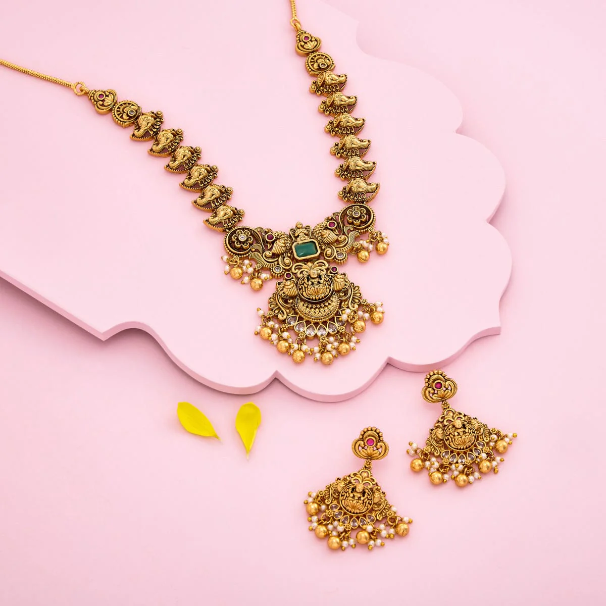 Antique Necklace 190967 - Image 2
