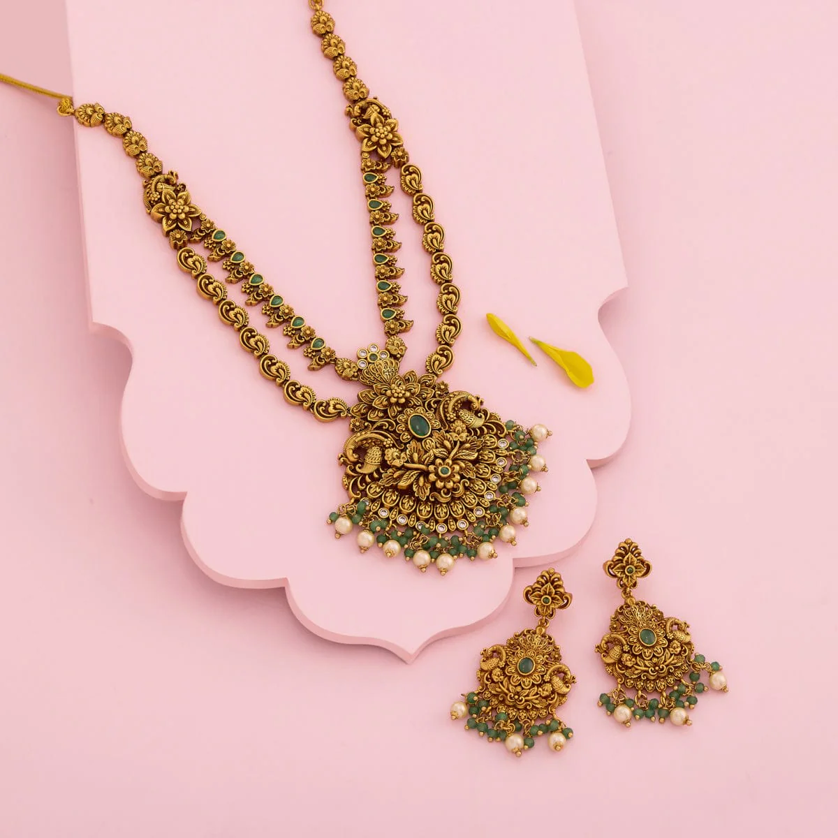 Antique Necklace 191612 - Image 2