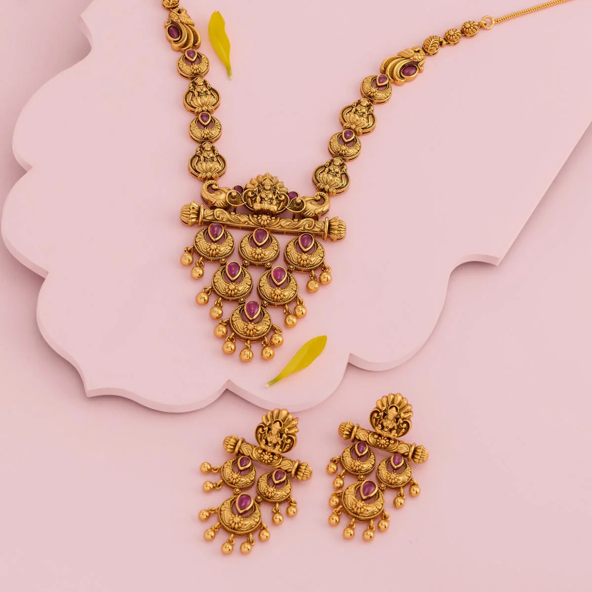 Antique Necklace 192305 - Image 2