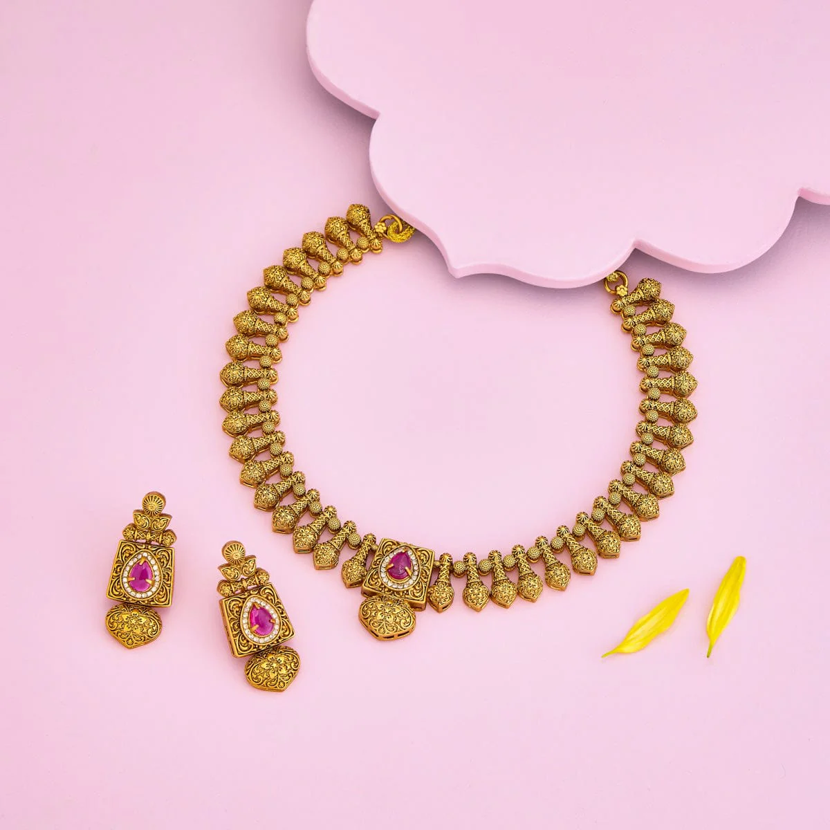 Antique Necklace 192845 - Image 2