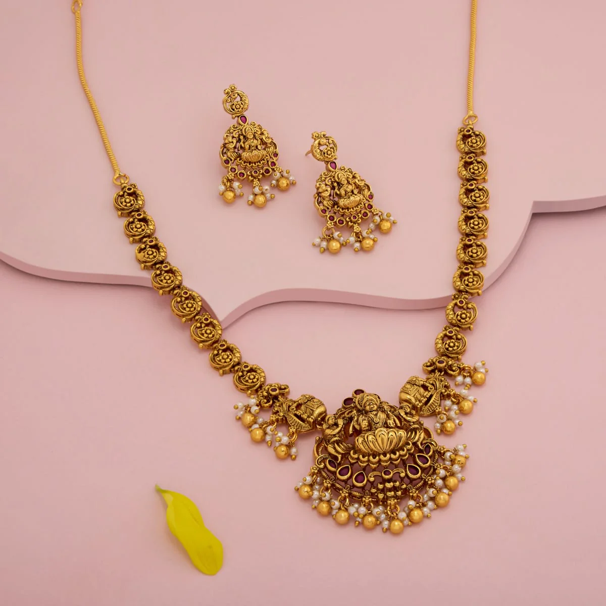 Antique Necklace 193460 - Image 8