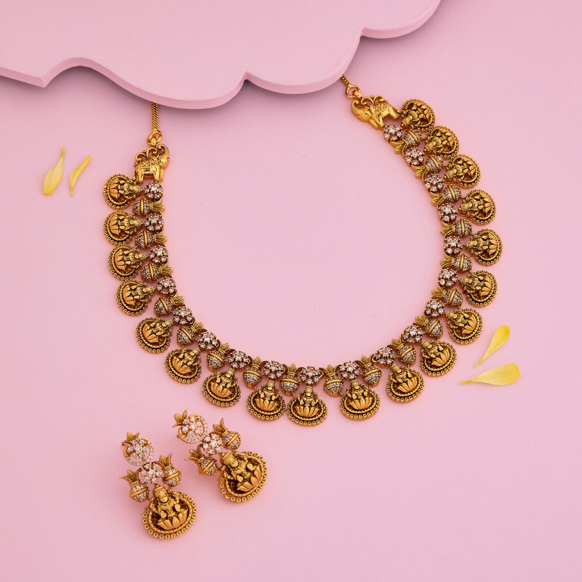 Antique Necklace 193571 - Image 2