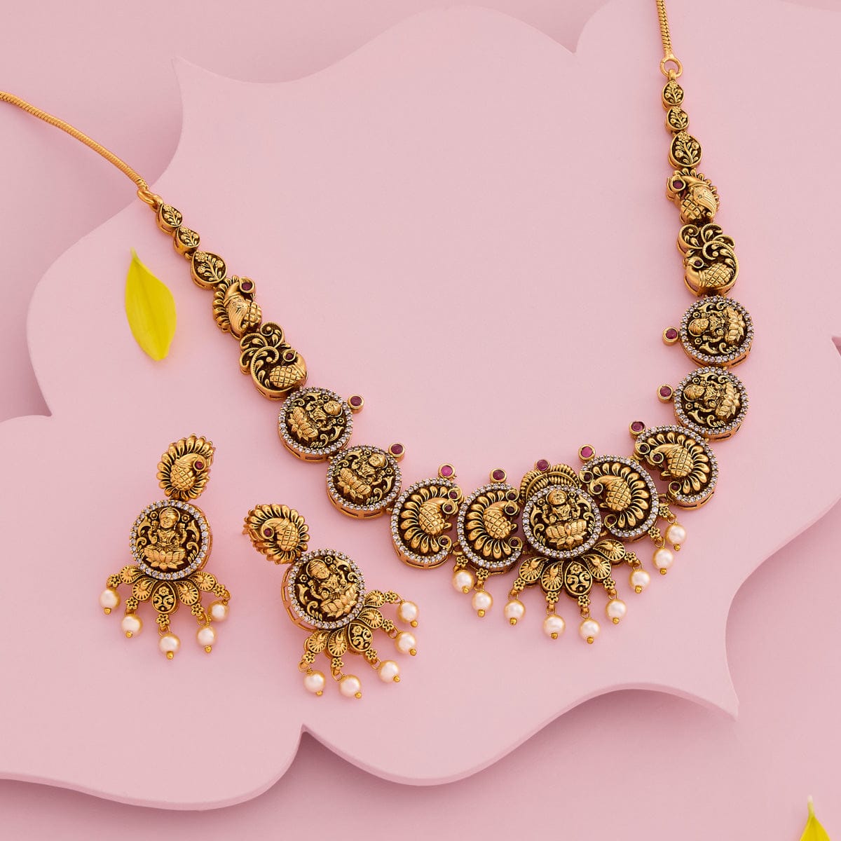 Antique Necklace 193574 - Image 2