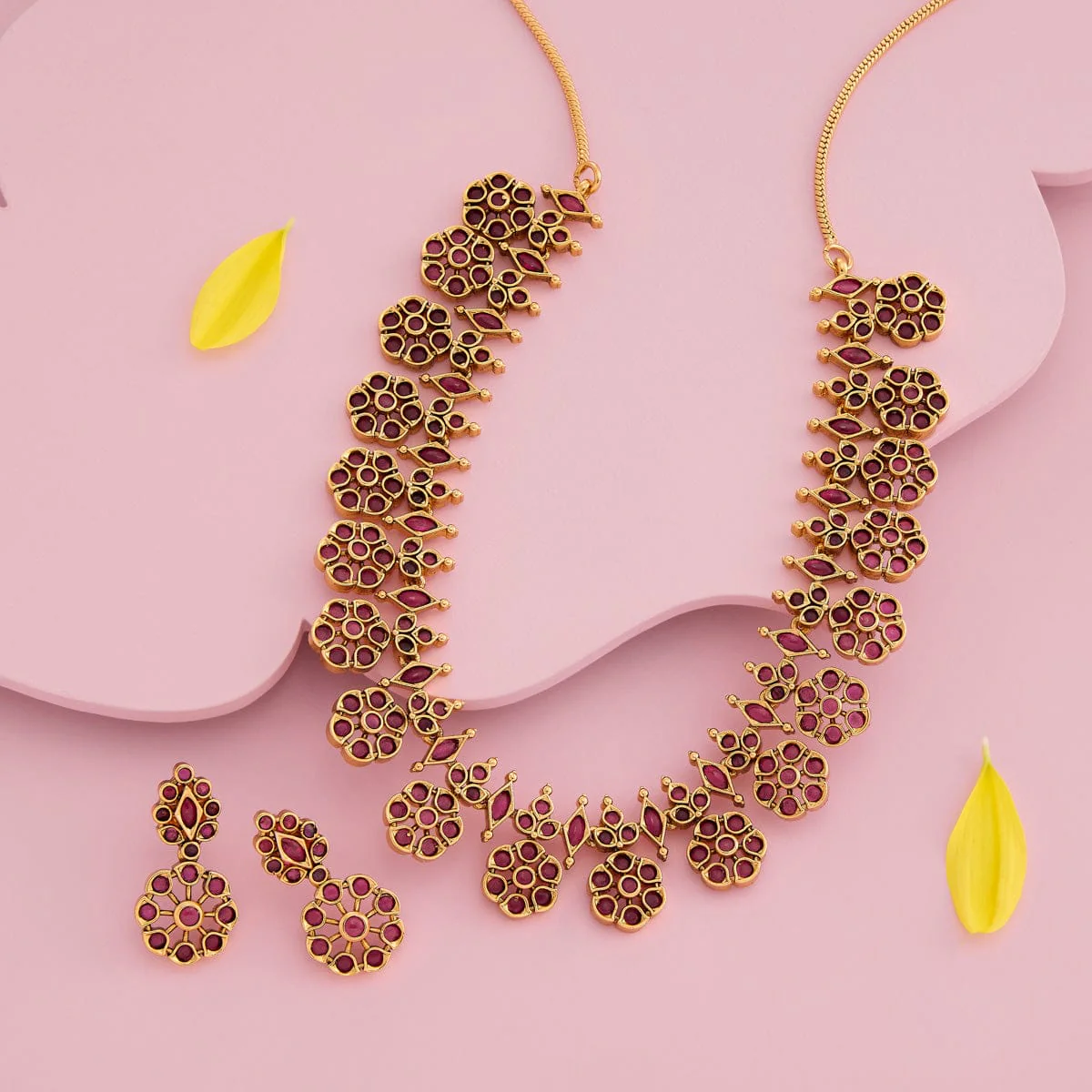 Antique Necklace 193575 - Image 2