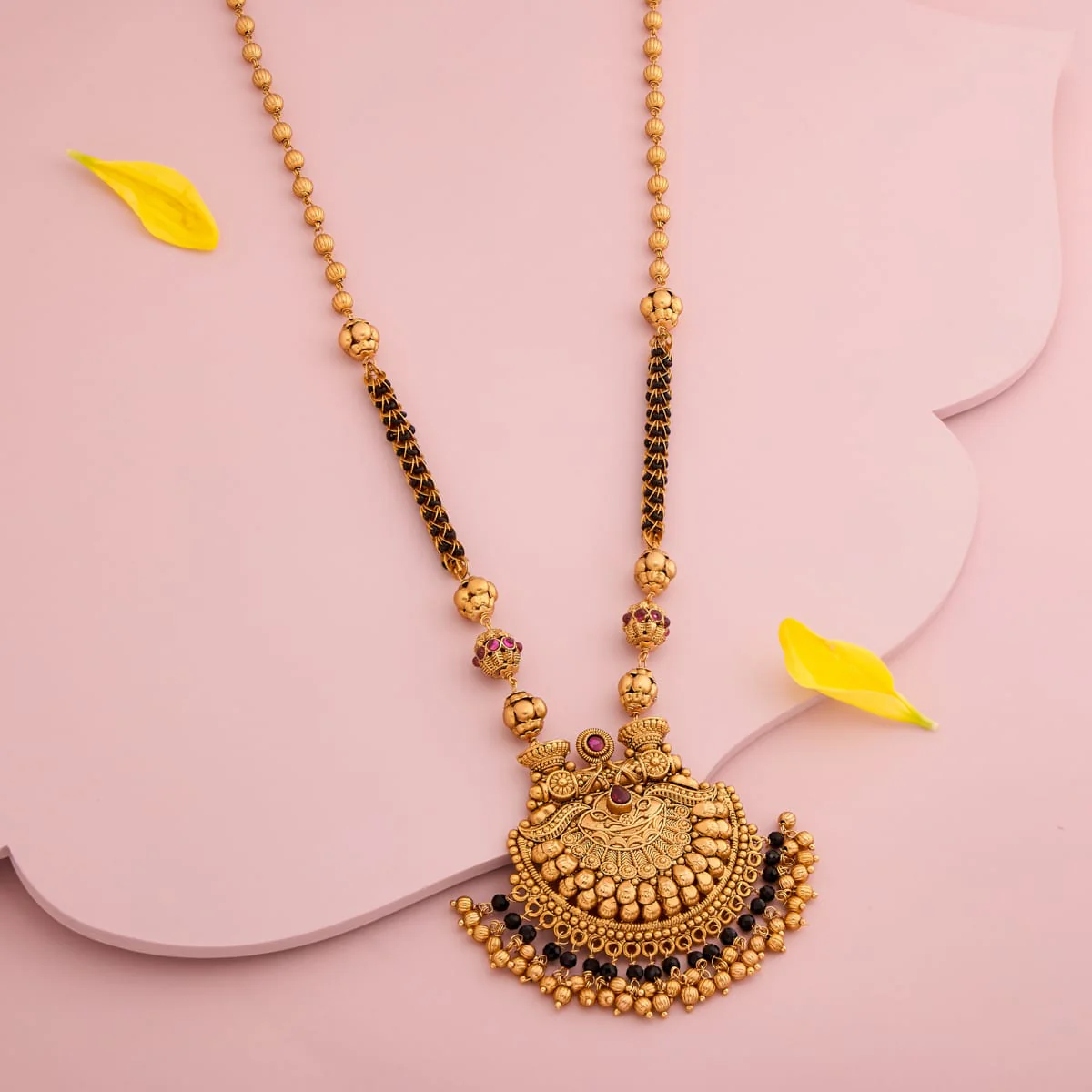 Antique Necklace 193664 - Image 2