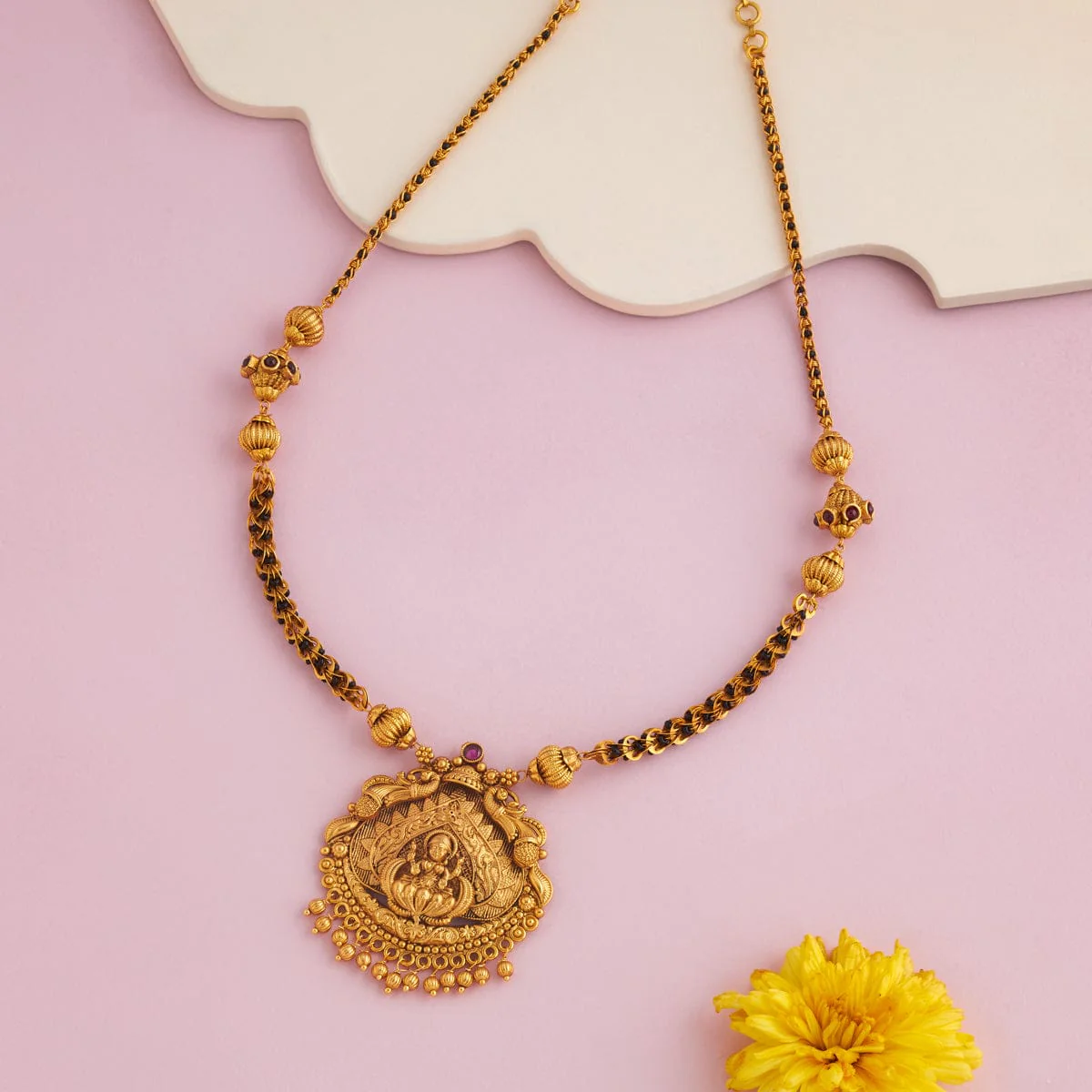 Antique Necklace 193665 - Image 2