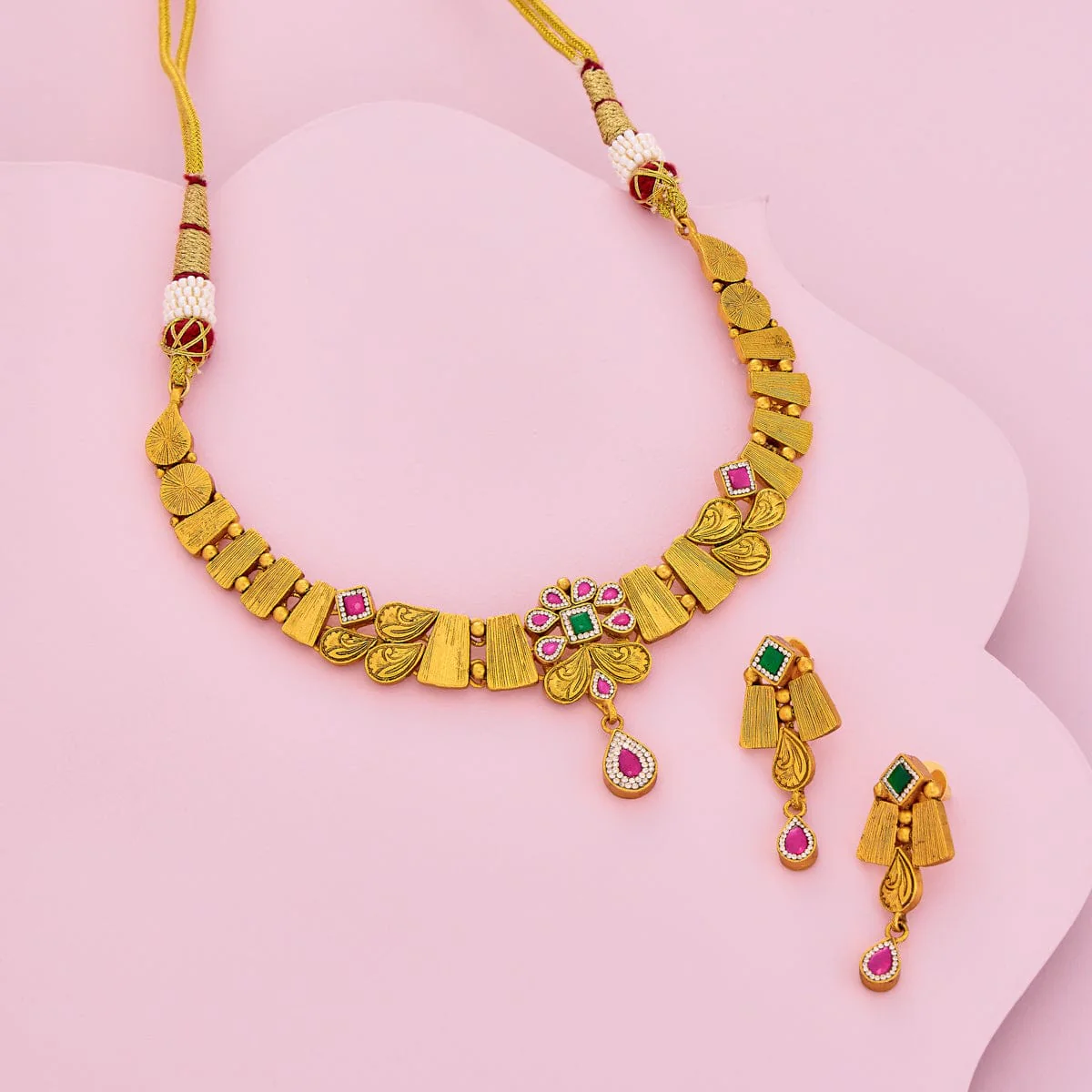 Antique Necklace 193819 - Image 2