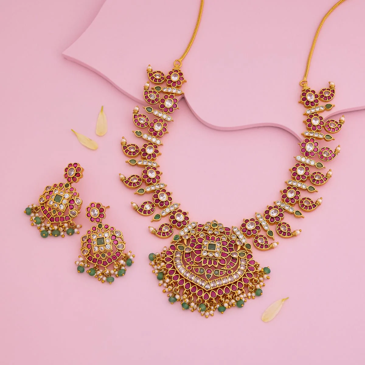 Antique Necklace 193940 - Image 2