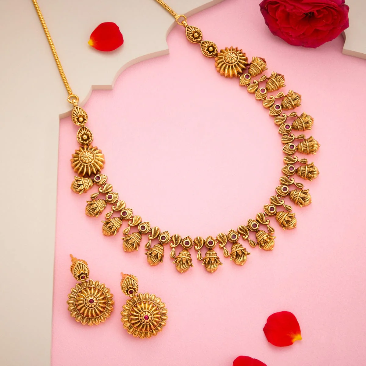 Antique Necklace 193978 - Image 2