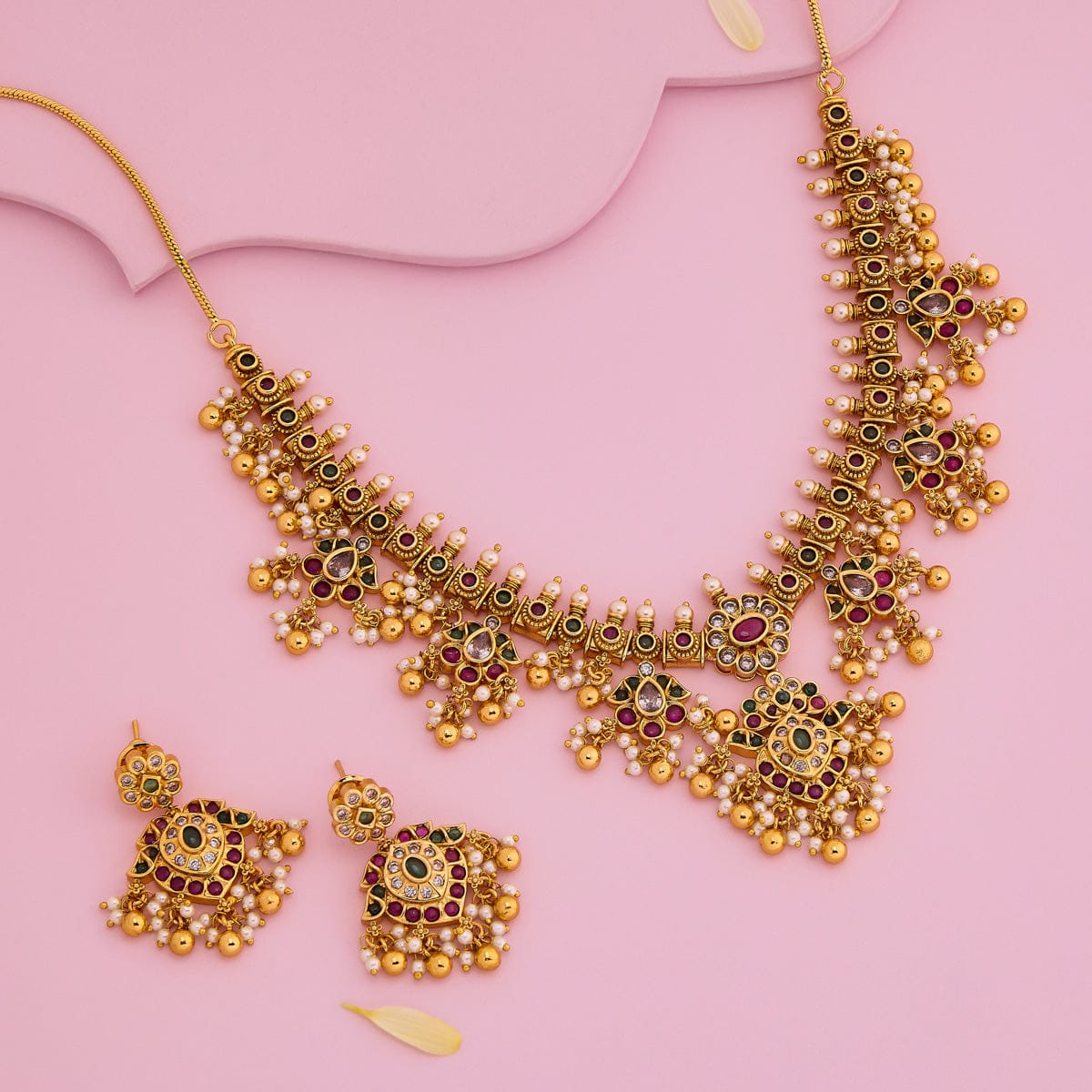 Antique Necklace 195054 - Image 2